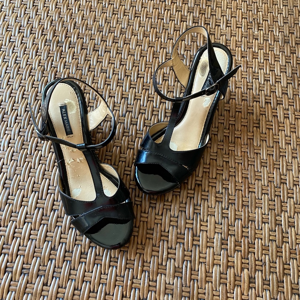 Shiny black t-strap wedge platform sandals